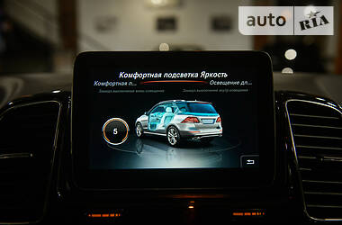 Позашляховик / Кросовер Mercedes-Benz GLE-Class 2017 в 