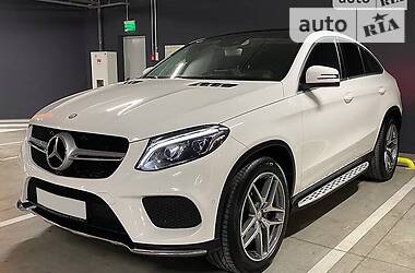 Позашляховик / Кросовер Mercedes-Benz GLE-Class 2016 в 