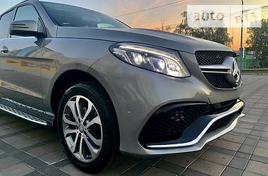 Позашляховик / Кросовер Mercedes-Benz GLE-Class 2016 в 