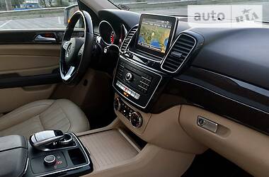 Позашляховик / Кросовер Mercedes-Benz GLE-Class 2016 в 