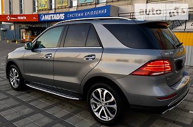 Позашляховик / Кросовер Mercedes-Benz GLE-Class 2016 в 