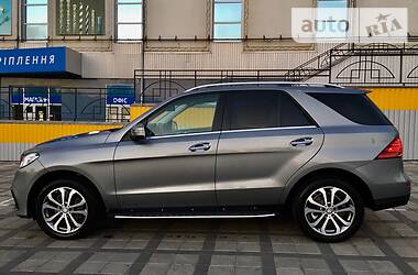 Позашляховик / Кросовер Mercedes-Benz GLE-Class 2016 в 