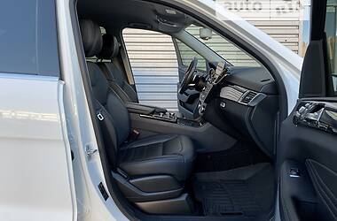 Внедорожник / Кроссовер Mercedes-Benz GLE-Class 2015 в 