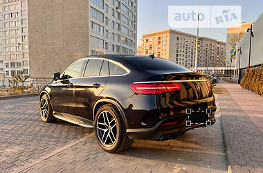 Позашляховик / Кросовер Mercedes-Benz GLE-Class 2018 в 