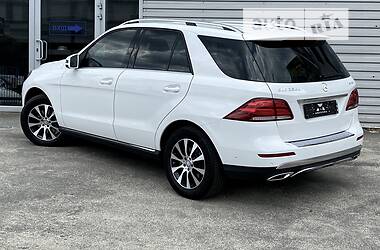 Внедорожник / Кроссовер Mercedes-Benz GLE-Class 2015 в 