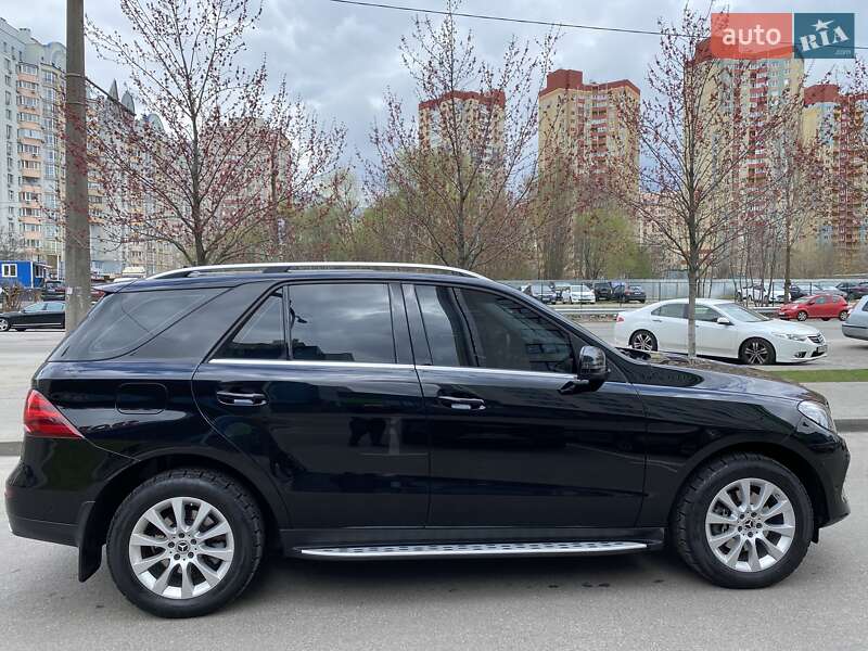 Внедорожник / Кроссовер Mercedes-Benz GLE-Class 2017 в 