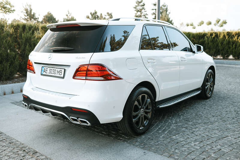 Позашляховик / Кросовер Mercedes-Benz GLE-Class 2015 в Дніпрі фото 4 Позашляховик / Кросовер Mercedes-Benz GLE-Class 2015 в Дніпрі