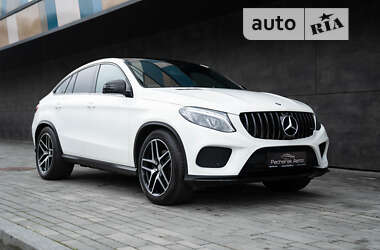 Внедорожник / Кроссовер Mercedes-Benz GLE-Class 2016 в 