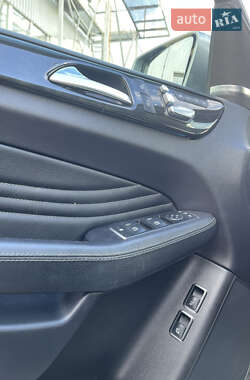 Внедорожник / Кроссовер Mercedes-Benz GLE-Class 2016 в 