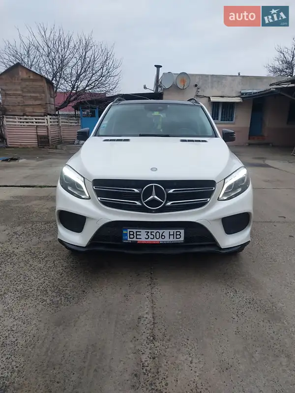 Внедорожник / Кроссовер Mercedes-Benz GLE-Class 2015 в 