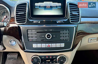 Позашляховик / Кросовер Mercedes-Benz GLE-Class 2015 в 