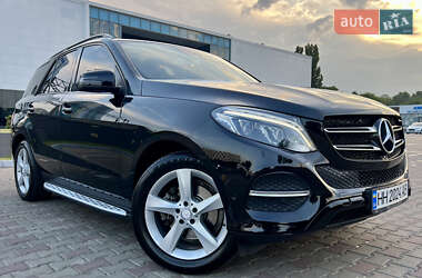 Позашляховик / Кросовер Mercedes-Benz GLE-Class 2015 в 