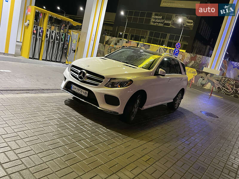 Позашляховик / Кросовер Mercedes-Benz GLE-Class 2015 в Києві