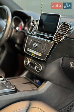Позашляховик / Кросовер Mercedes-Benz GLE-Class 2015 в 