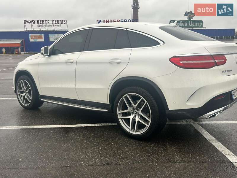 Позашляховик / Кросовер Mercedes-Benz GLE-Class 2017 в Львові фото 3 Позашляховик / Кросовер Mercedes-Benz GLE-Class 2017 в Львові