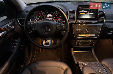 Позашляховик / Кросовер Mercedes-Benz GLE-Class 2016 в 