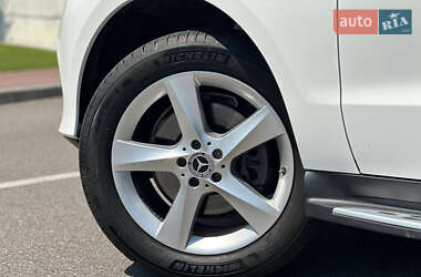 Позашляховик / Кросовер Mercedes-Benz GLE-Class 2015 в 