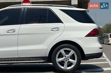 Позашляховик / Кросовер Mercedes-Benz GLE-Class 2015 в 