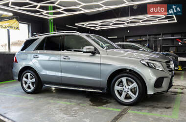 Позашляховик / Кросовер Mercedes-Benz GLE-Class 2016 в 
