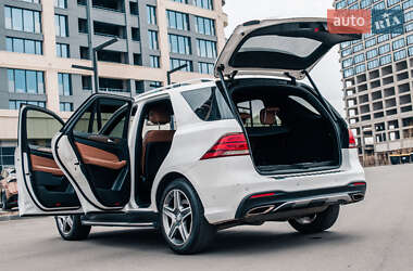 Внедорожник / Кроссовер Mercedes-Benz GLE-Class 2016 в 