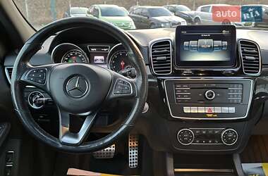 Позашляховик / Кросовер Mercedes-Benz GLE-Class 2016 в 