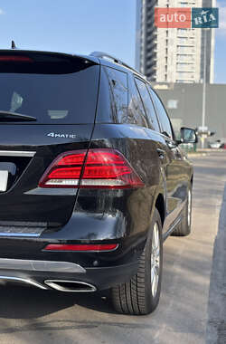 Внедорожник / Кроссовер Mercedes-Benz GLE-Class 2016 в 