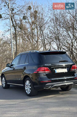 Внедорожник / Кроссовер Mercedes-Benz GLE-Class 2016 в 