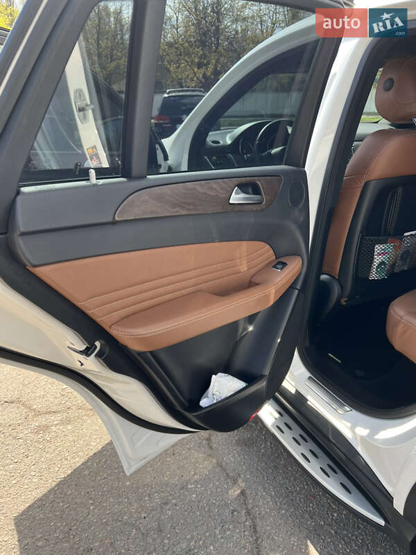 Позашляховик / Кросовер Mercedes-Benz GLE-Class 2016 в Кривому Розі