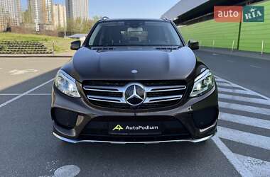 Позашляховик / Кросовер Mercedes-Benz GLE-Class 2015 в 