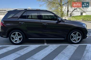 Позашляховик / Кросовер Mercedes-Benz GLE-Class 2015 в 