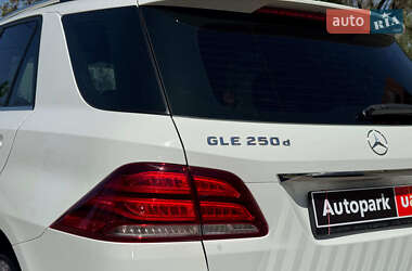 Внедорожник / Кроссовер Mercedes-Benz GLE-Class 2015 в 