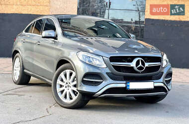 Внедорожник / Кроссовер Mercedes-Benz GLE-Class 2017 в 