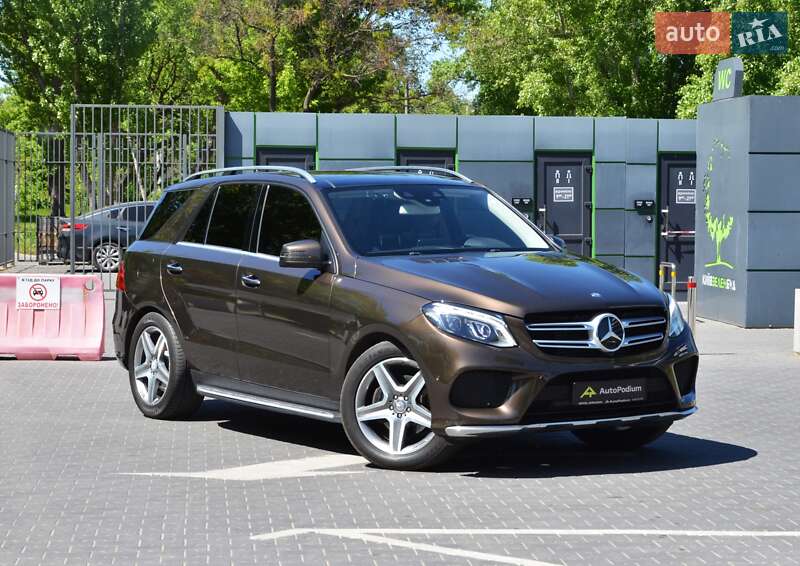 Внедорожник / Кроссовер Mercedes-Benz GLE-Class 2015 в 