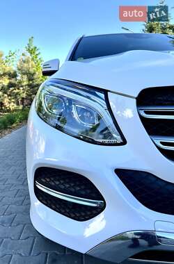Позашляховик / Кросовер Mercedes-Benz GLE-Class 2017 в 