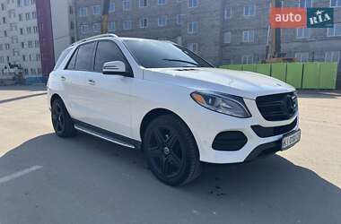 Внедорожник / Кроссовер Mercedes-Benz GLE-Class 2017 в 