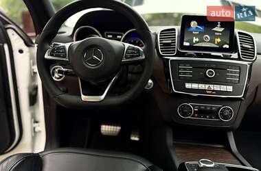 Внедорожник / Кроссовер Mercedes-Benz GLE-Class 2016 в 