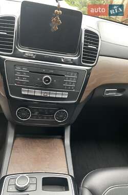 Позашляховик / Кросовер Mercedes-Benz GLE-Class 2016 в 