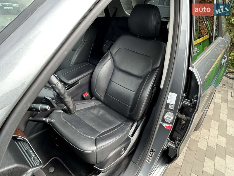 Позашляховик / Кросовер Mercedes-Benz GLE-Class 2017 в 