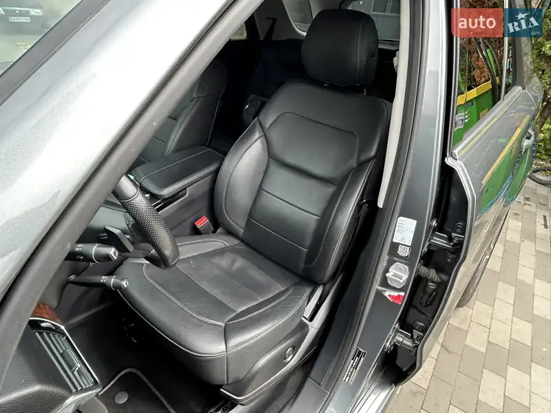 Позашляховик / Кросовер Mercedes-Benz GLE-Class 2017 в 