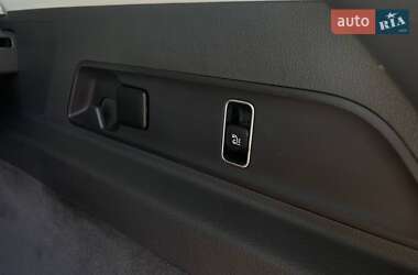 Позашляховик / Кросовер Mercedes-Benz GLE-Class 2019 в 