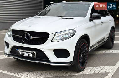 Позашляховик / Кросовер Mercedes-Benz GLE-Class 2016 в 