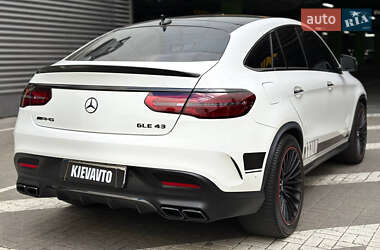 Позашляховик / Кросовер Mercedes-Benz GLE-Class 2016 в 