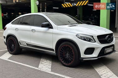 Позашляховик / Кросовер Mercedes-Benz GLE-Class 2016 в 