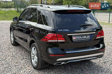 Позашляховик / Кросовер Mercedes-Benz GLE-Class 2016 в 