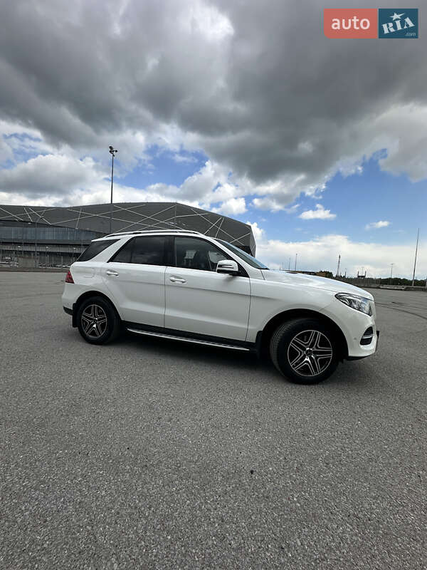 Внедорожник / Кроссовер Mercedes-Benz GLE-Class 2016 в Львове