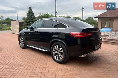 Позашляховик / Кросовер Mercedes-Benz GLE-Class 2016 в 