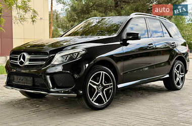 Позашляховик / Кросовер Mercedes-Benz GLE-Class 2017 в 