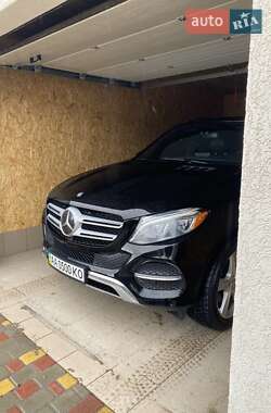 Позашляховик / Кросовер Mercedes-Benz GLE-Class 2015 в 