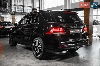 Внедорожник / Кроссовер Mercedes-Benz GLE-Class 2016 в 