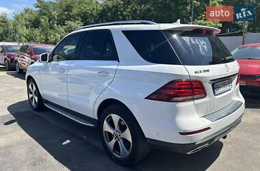 Внедорожник / Кроссовер Mercedes-Benz GLE-Class 2017 в 